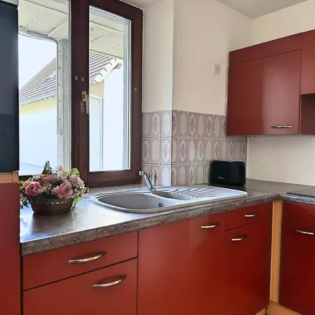 Convenient With Private Parking, Smart Tv & Bike Trails Nearby Διαμέρισμα *
